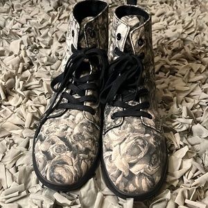 skull and roses dr martens